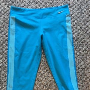 Nike capri tights/ leggings